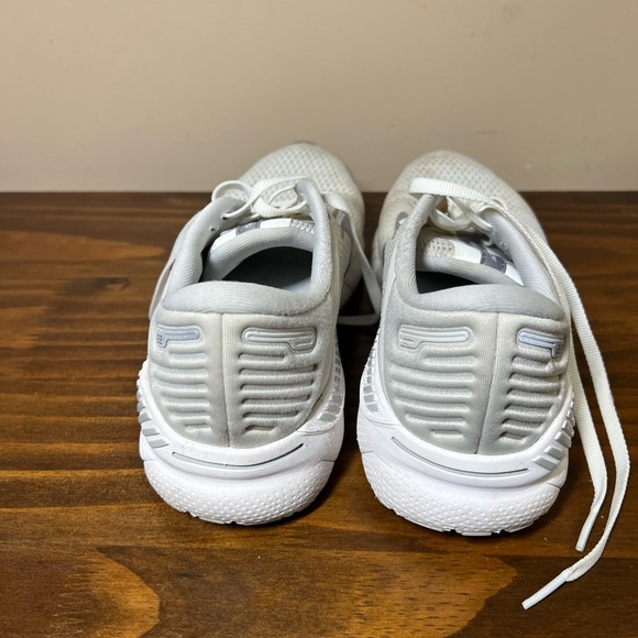 Brooks Womens White Adrenaline GTS 21 Athletic Running Shoes US 7.5 D WIDE - Picture 4 of 6